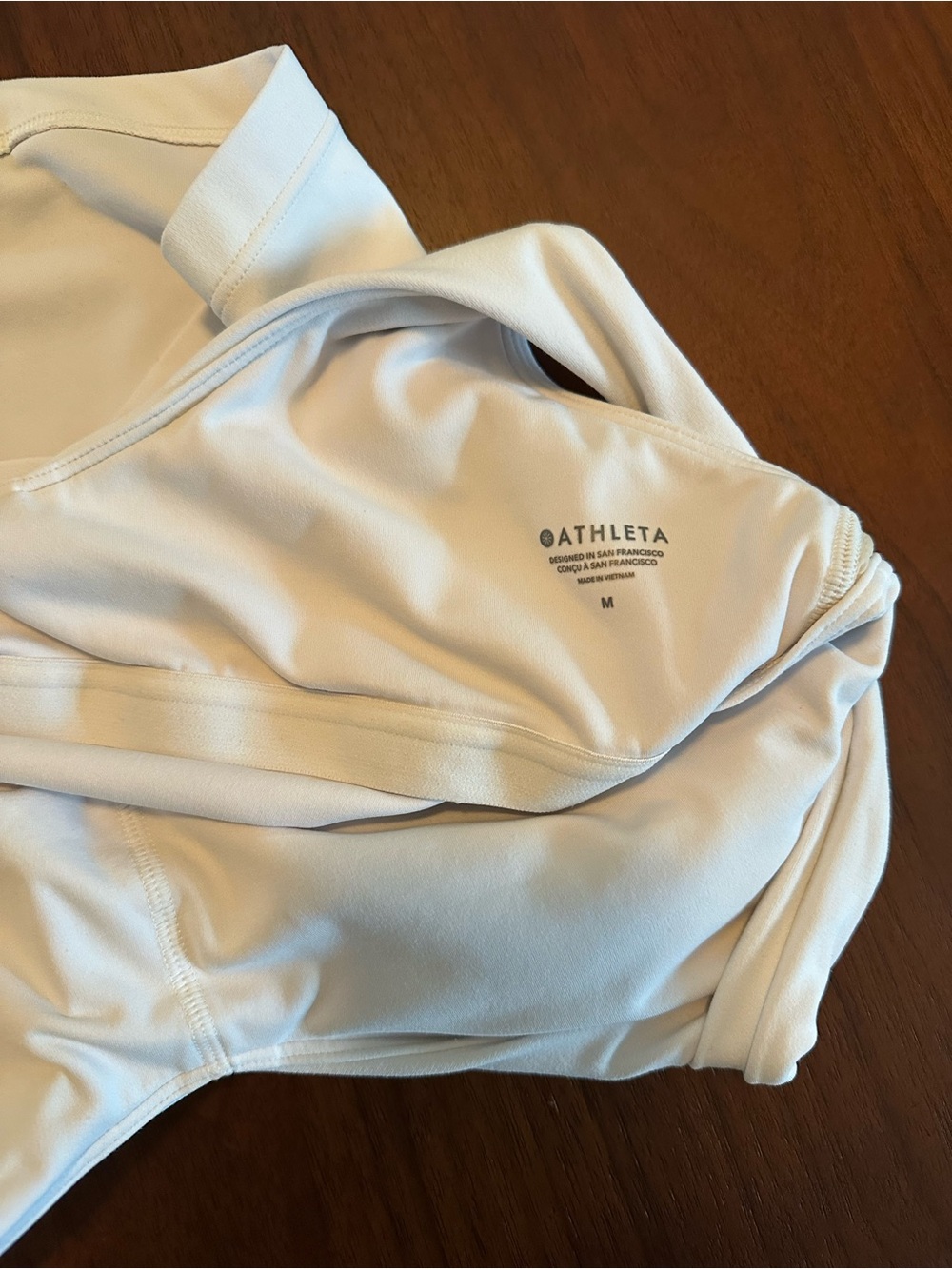 Athleta EUC Women’s White Built in Bar Top - Picture 7 of 9